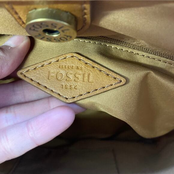 FOSSIL SMALL STRIPED CANVAS AND LEATHER CROSSBODY BAG (ASIS) - Picture 11 of 11